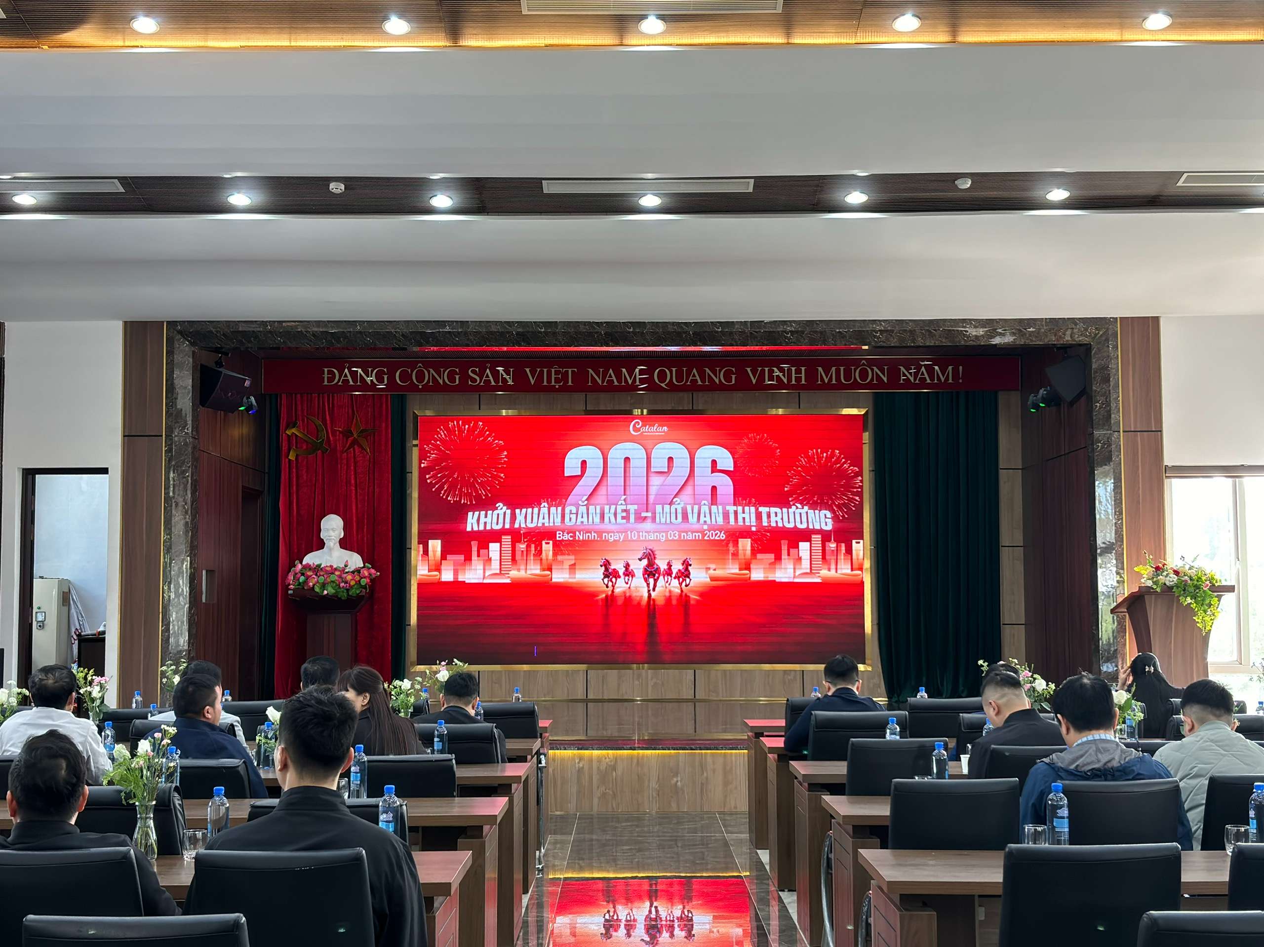 CATALAN ĐỒNG HÀNH CÙNG NHÀ PHÂN PHỐI 